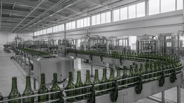 Abfüllanlage mit Glasflaschen als Ausgangspunkt weinrechtlicher Ermittlungsverfahren